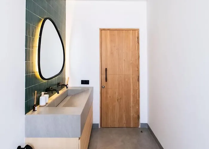 Chilla - New Modern Loft In Prime