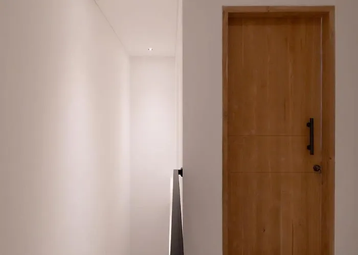 Chilla - New Modern Loft In Prime